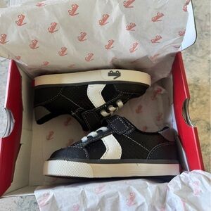 See Kai Run Connor Black Leather Sneakers